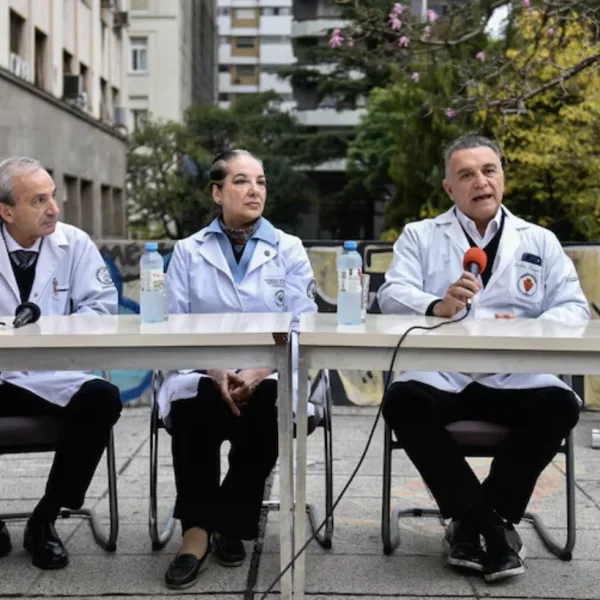 La UBA le respondió al Gobierno y ratificó que la partida para los hospitales sigue sin ser transferida